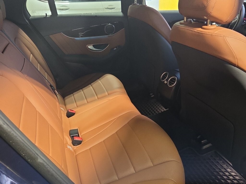 2022 Mercedes Benz GLC 300 4MATIC photo 3