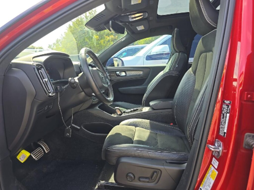 Used 2021 Volvo XC40 Recharge Pure Electric P8 SUV