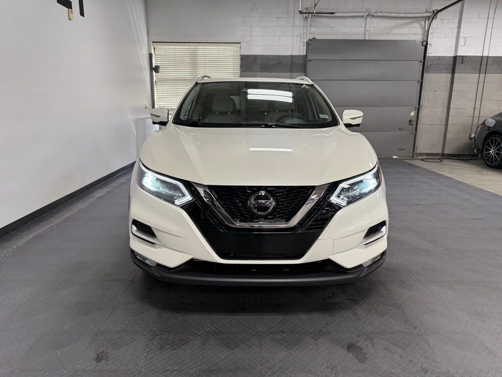 2022 Nissan Rogue Sport SL photo 2