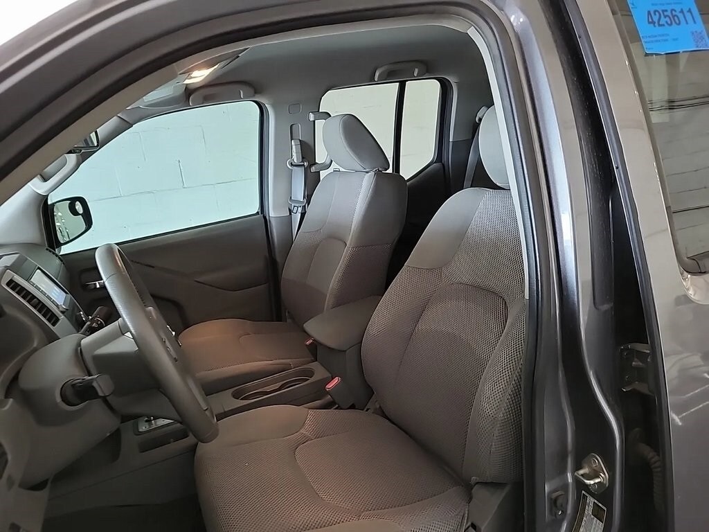 2019 Nissan Frontier SV photo 2