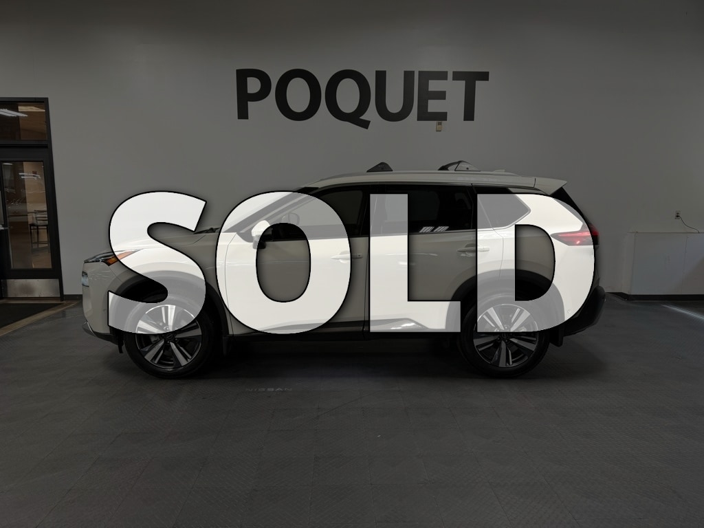 2023 Nissan Rogue Platinum's photo