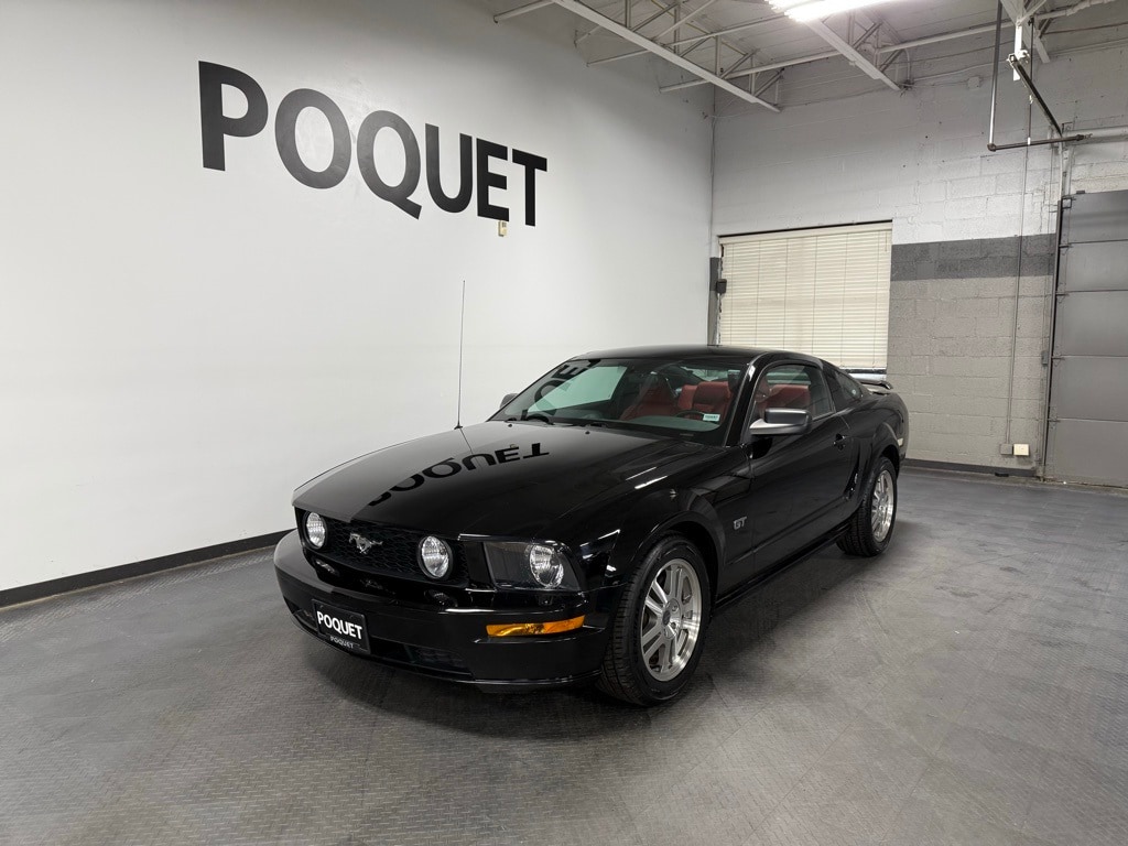 Used 2005 Ford Mustang GT Deluxe Coupe