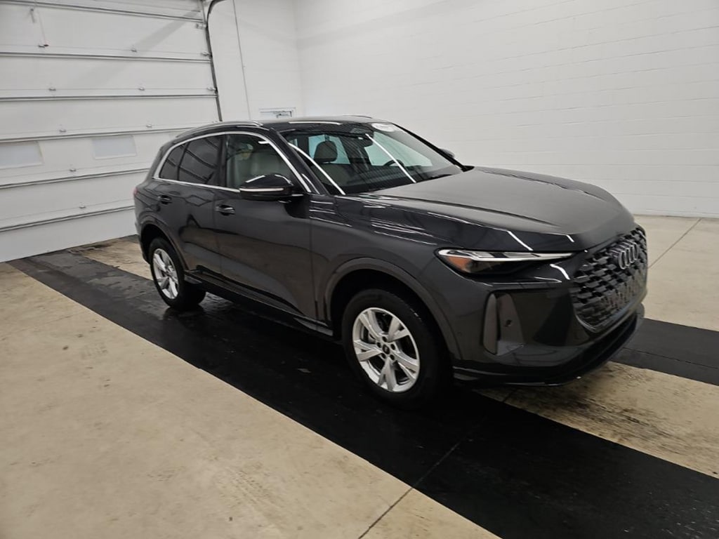 Used 2025 Audi Q5 2.0T Premium SUV