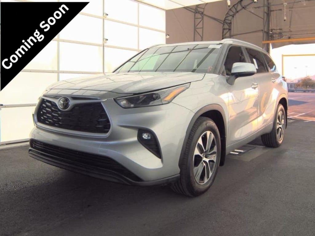 2024 Toyota Highlander XLE's photo