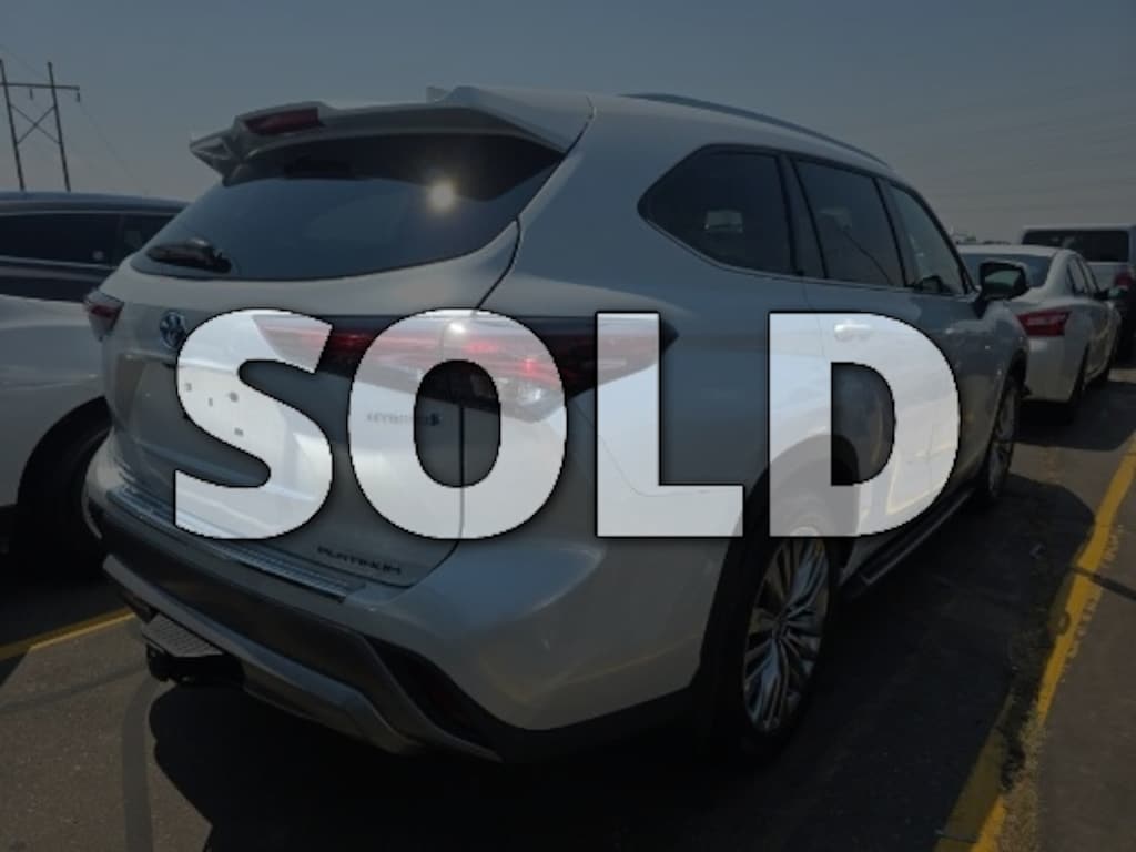 Used 2024 Toyota Highlander Hybrid Platinum SUV