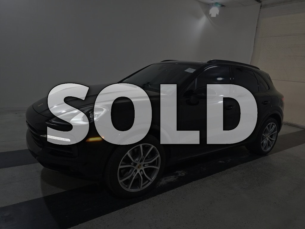 2022 Porsche Cayenne Platinum Edition's photo