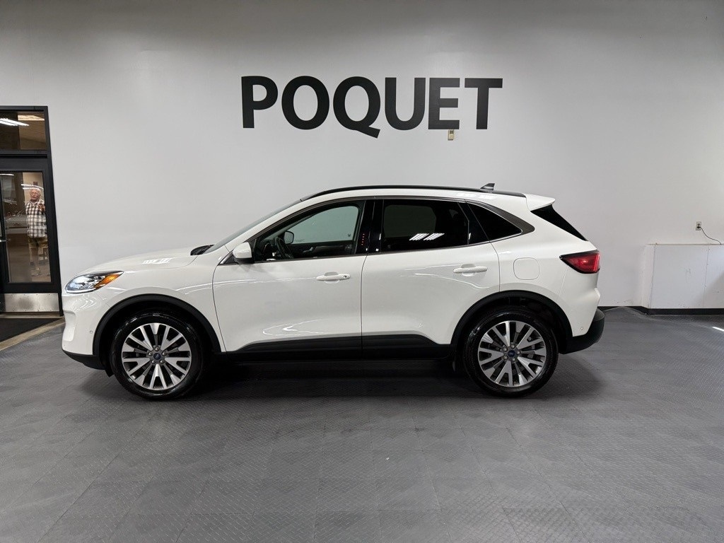 2021 Ford Escape Titanium's photo