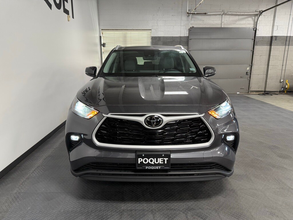 2024 Toyota Highlander XLE photo 3