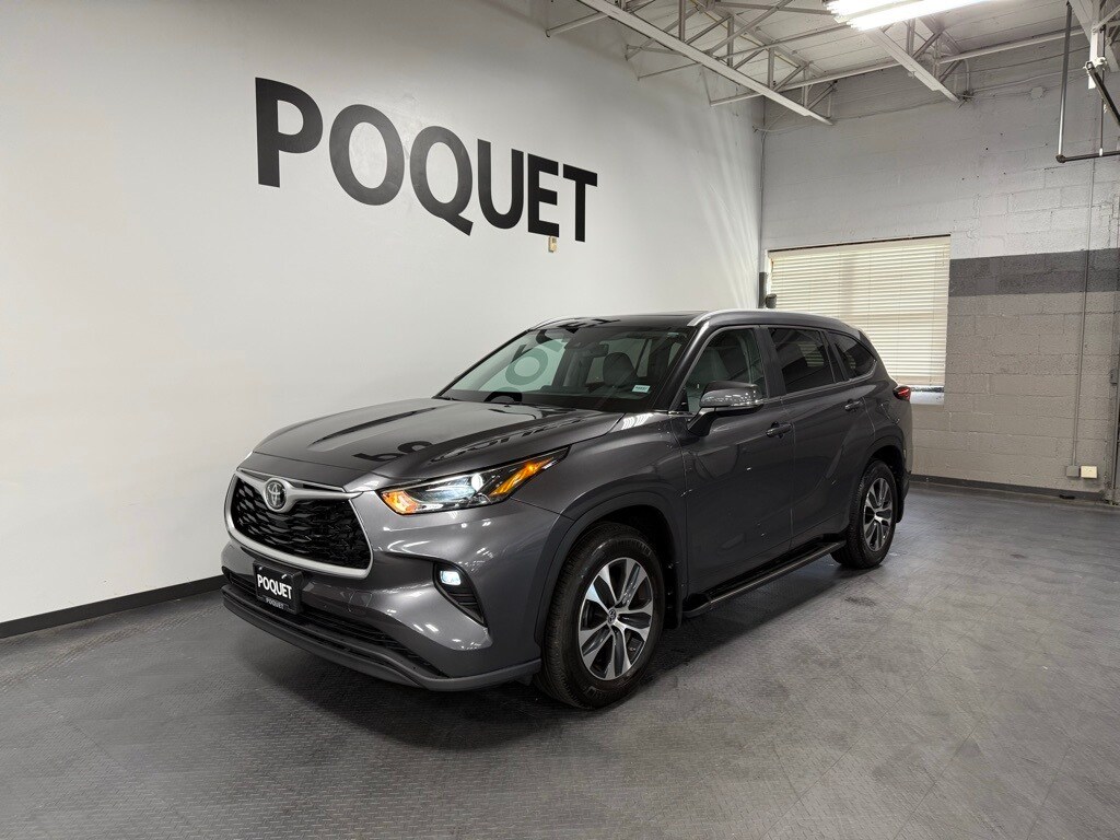 2024 Toyota Highlander XLE photo 2