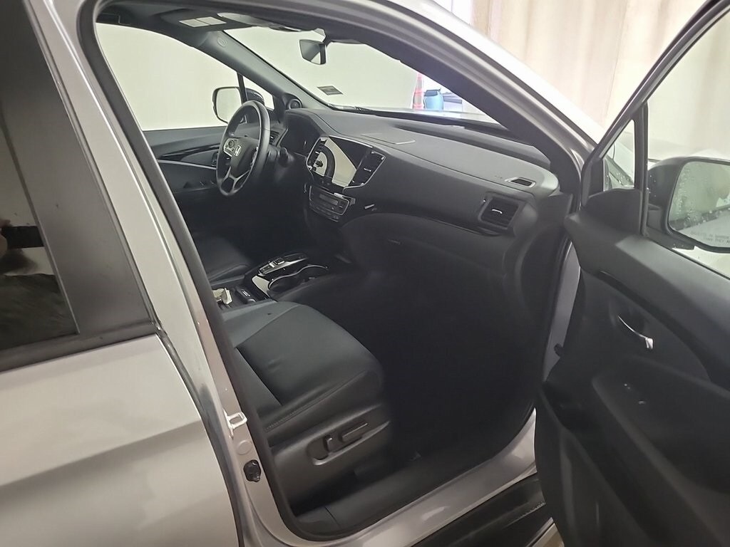 2021 Honda Passport Touring photo 3