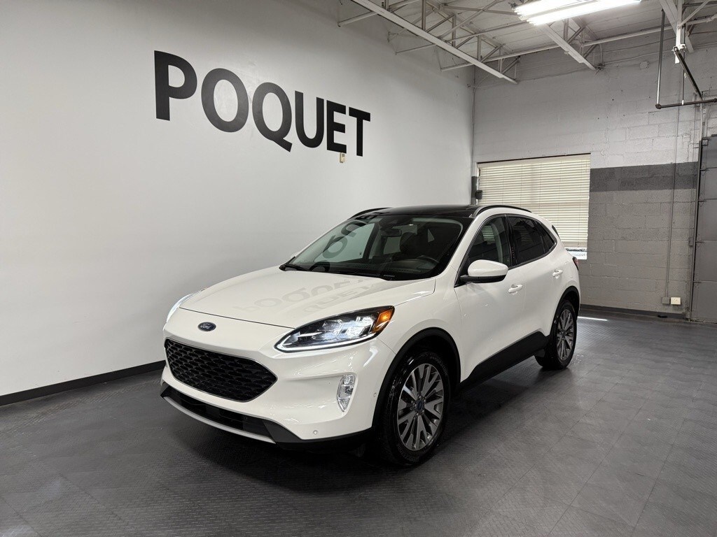 2021 Ford Escape Titanium photo 2