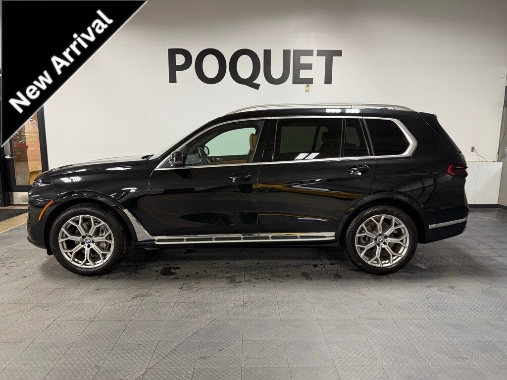 2023 BMW X7 40i's photo