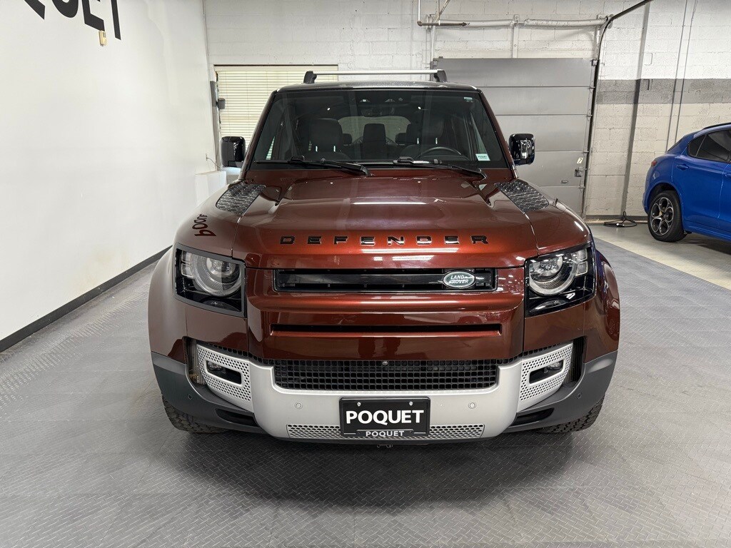 2023 Land Rover Defender 130 SE photo 3