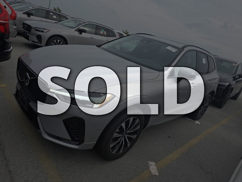 2025 Volvo XC60 Plus's photo