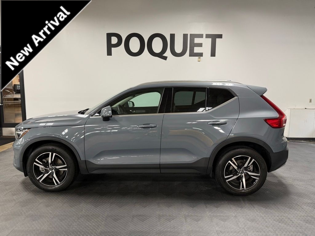 2023 Volvo XC40 B5 Plus Bright AWD's photo