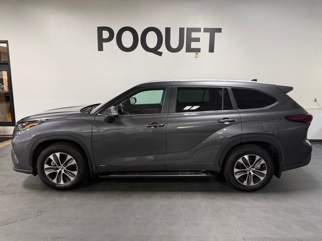Used 2024 Toyota Highlander Hybrid XLE SUV
