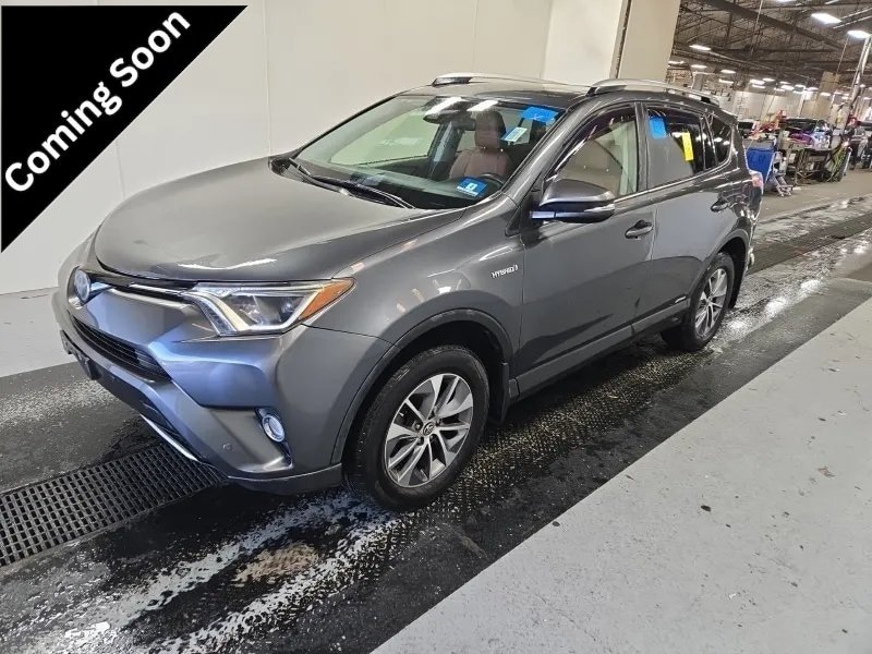 2016 Toyota RAV4 XLE's photo