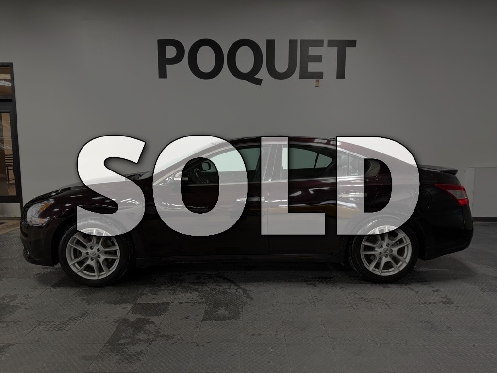 2011 Nissan Maxima SV's photo