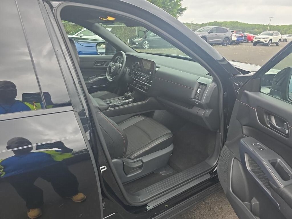 Used 2023 Nissan Pathfinder For Sale at Poquet Auto Golden Valley