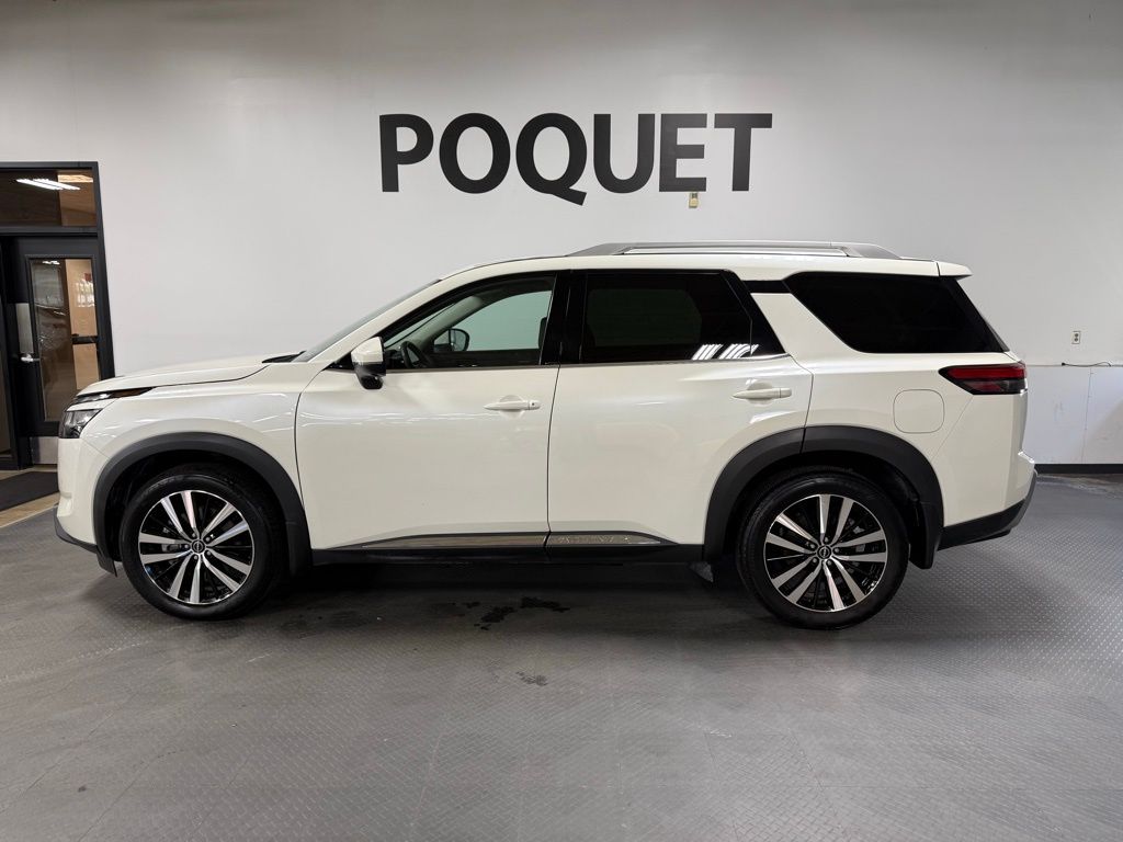 2024 Nissan Pathfinder Platinum 4WD's photo