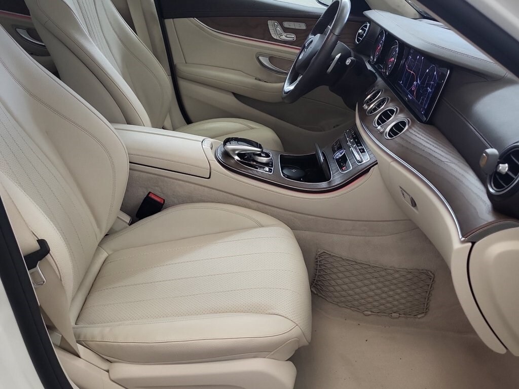 2018 Mercedes Benz E 300 photo 3