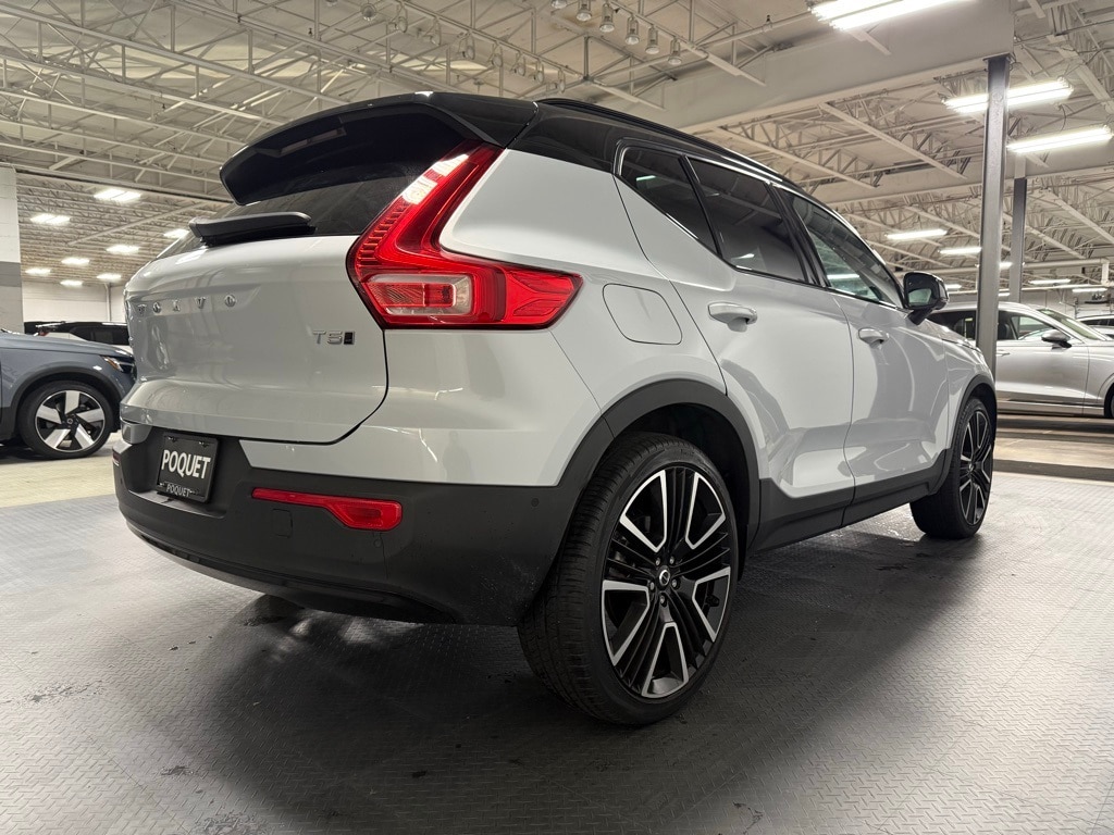 Used 2022 Volvo XC40 R-Design SUV
