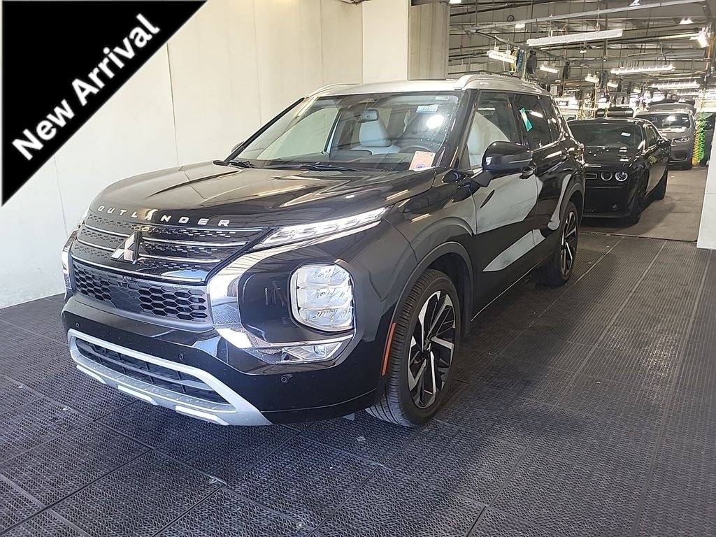 Used 2024 Mitsubishi Outlander SEL Platinum Edition SUV