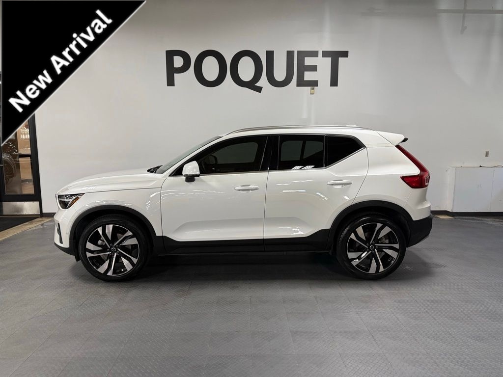 2023 Volvo XC40 B5 Plus Bright AWD's photo