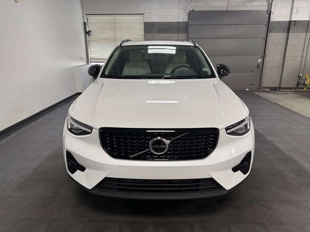Used 2023 Volvo XC40 Ultimate SUV