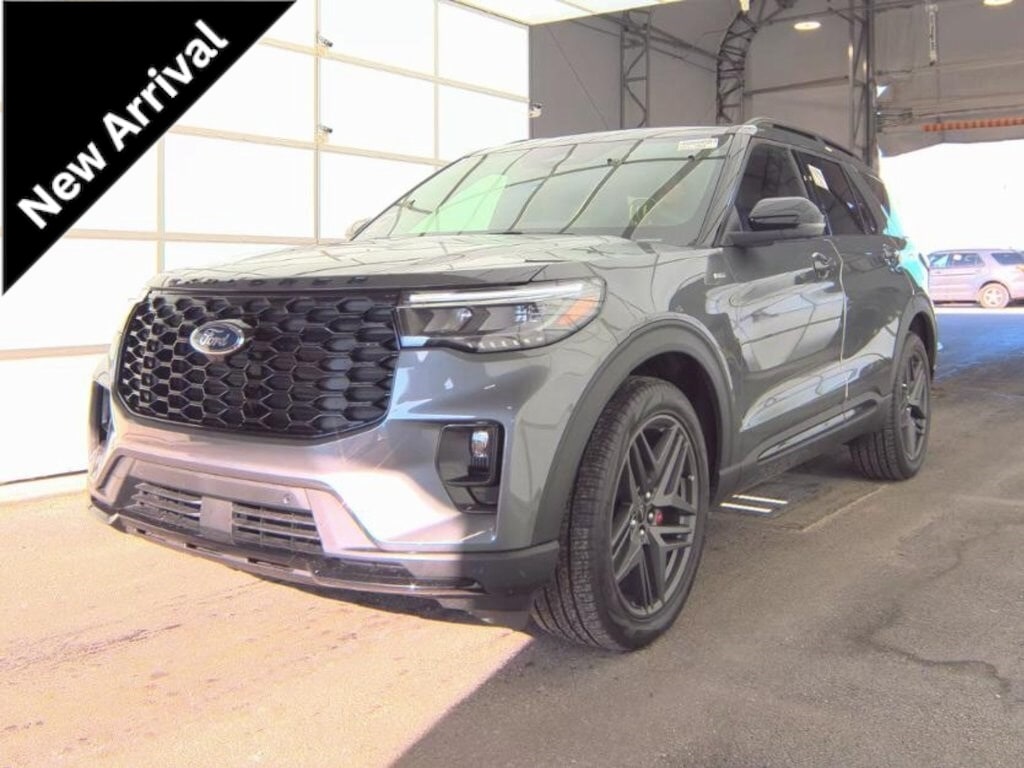 2025 Ford Explorer ST-LINE's photo