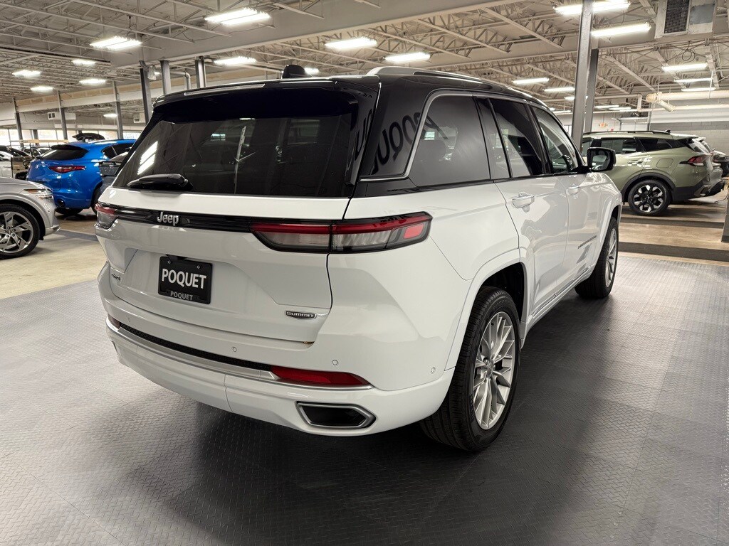 2022 Jeep Grand Cherokee Summit photo 4