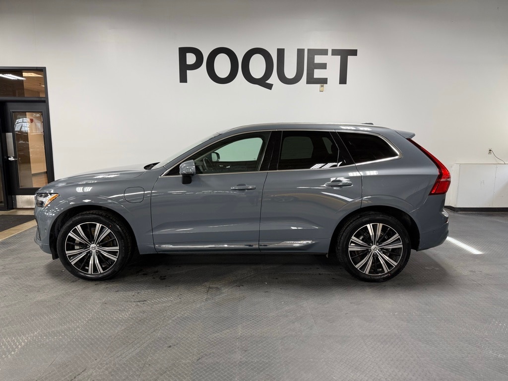 2023 Volvo XC60 Plus's photo