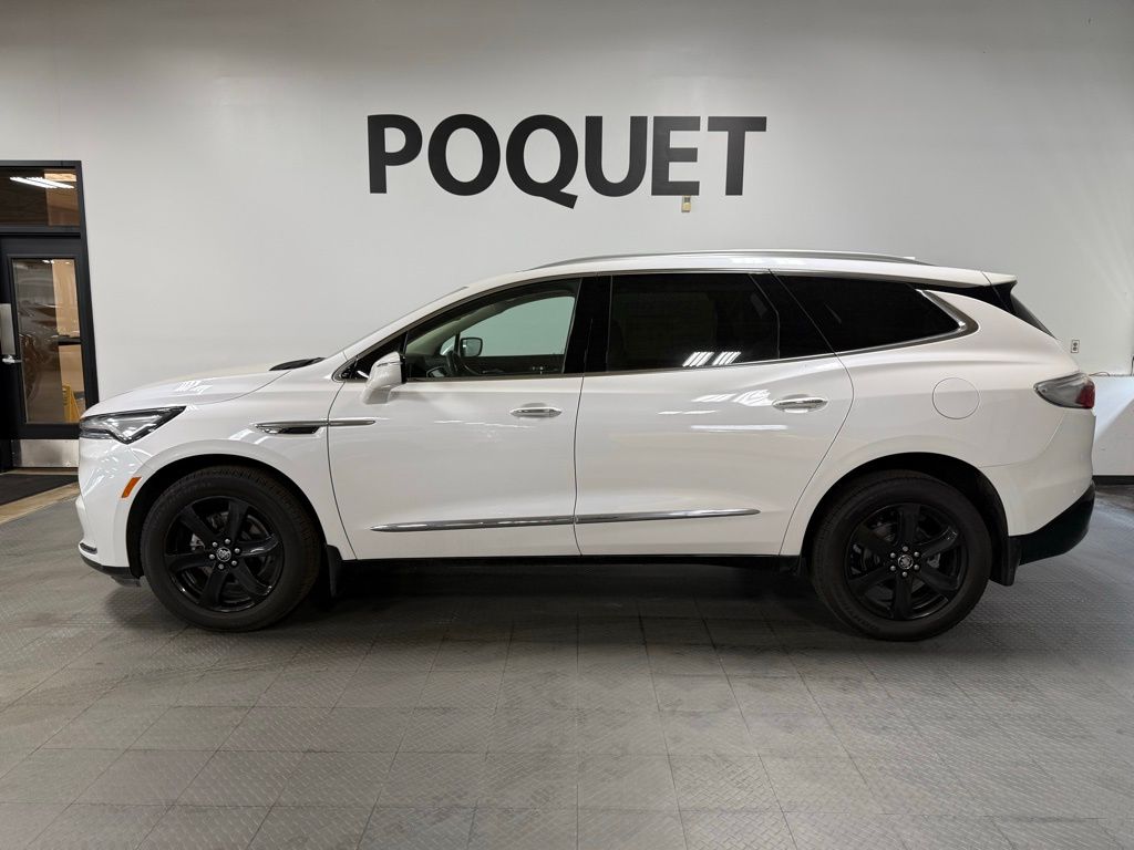 2023 Buick Enclave Essence AWD's photo