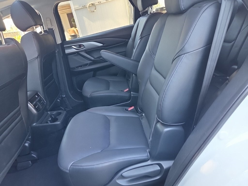 2023 Mazda CX-9 Touring photo 3
