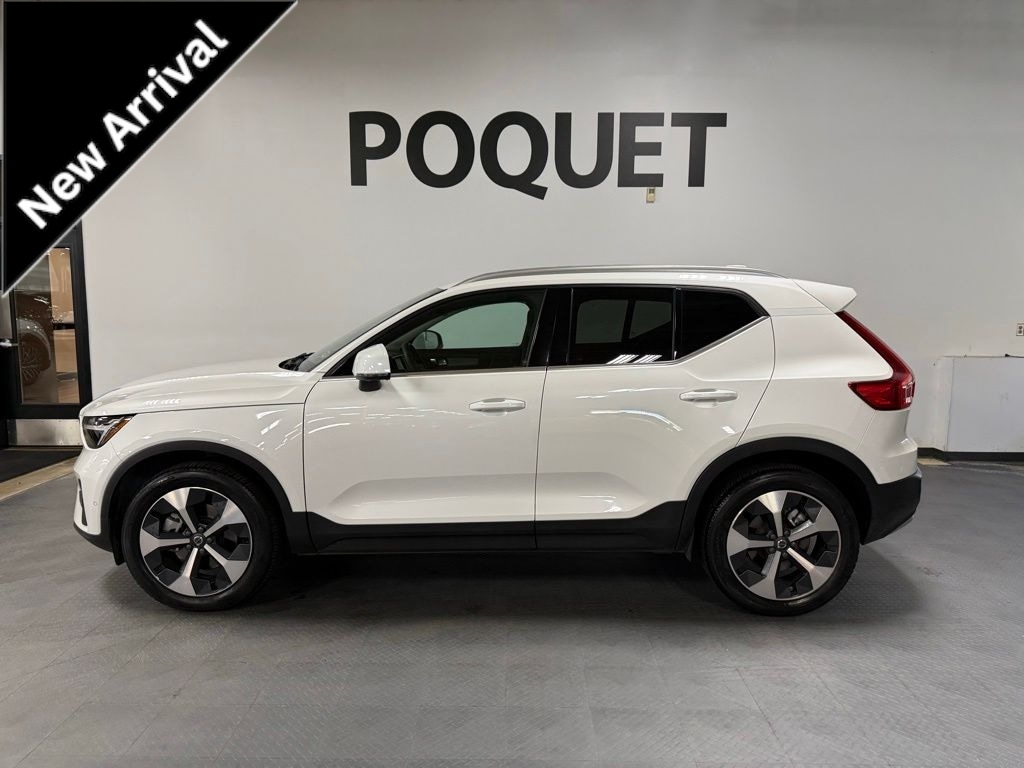 2024 Volvo XC40 B5 Plus Bright AWD's photo