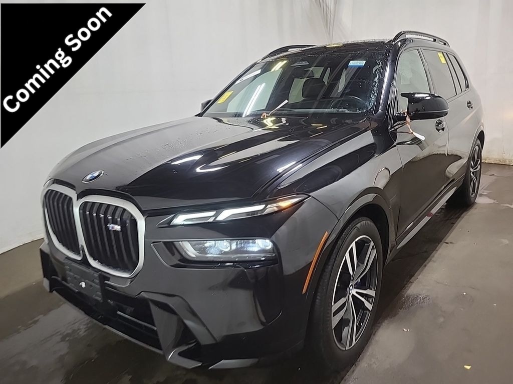 2023 BMW X7 M60i's photo