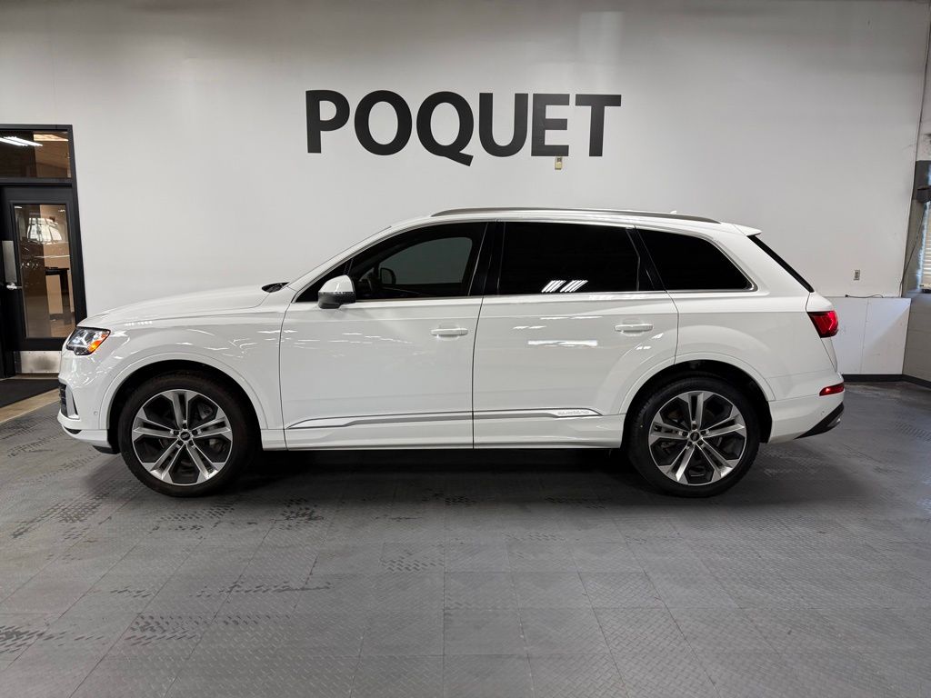 2022 Audi Q7 55 Premium Plus quattro Tiptronic's photo