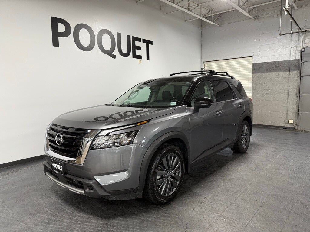 2024 Nissan Pathfinder SL photo 2