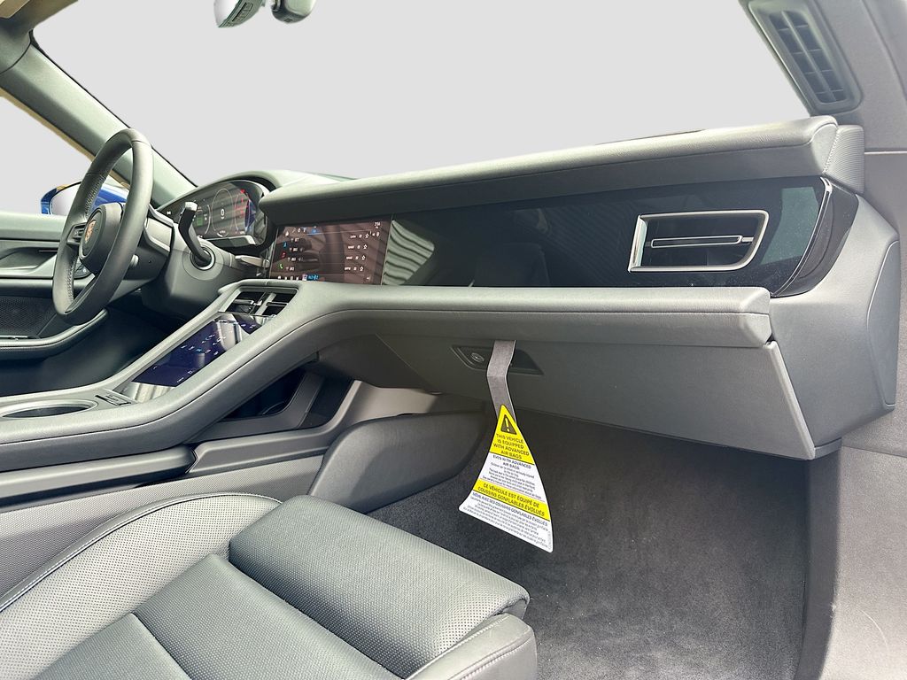 2026 Porsche Taycan Base - Photo 31
