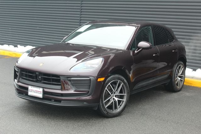 2025 Porsche Macan Base