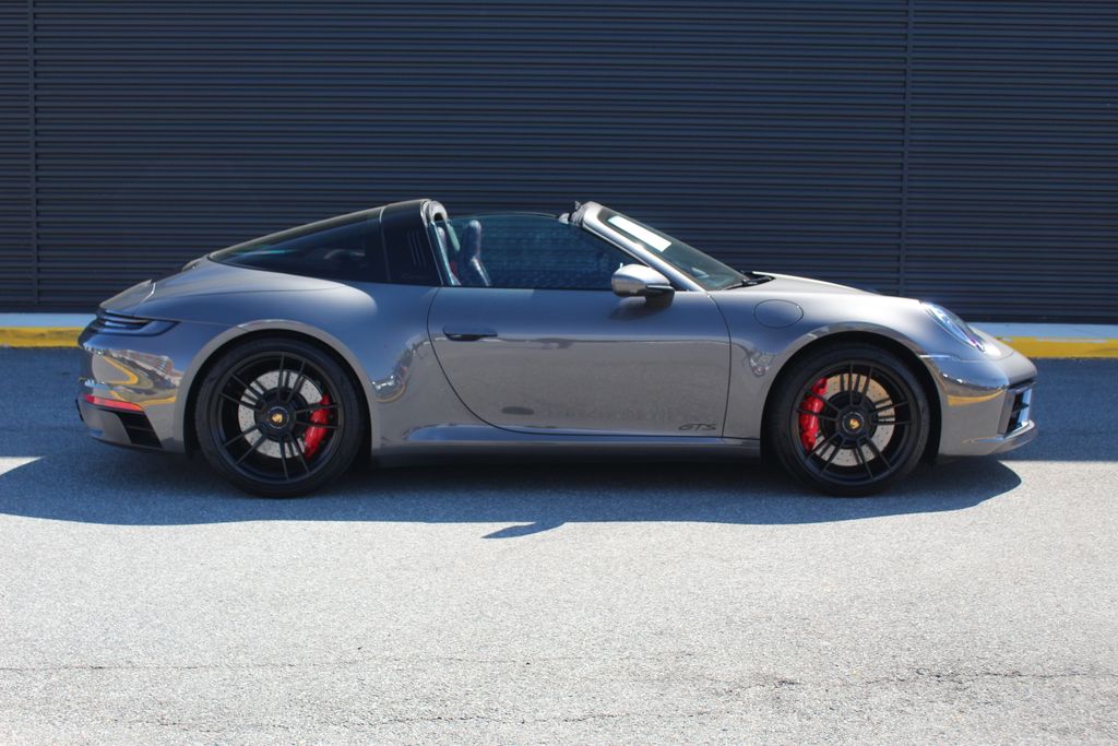 2024 Porsche 911 GTS - Photo 9