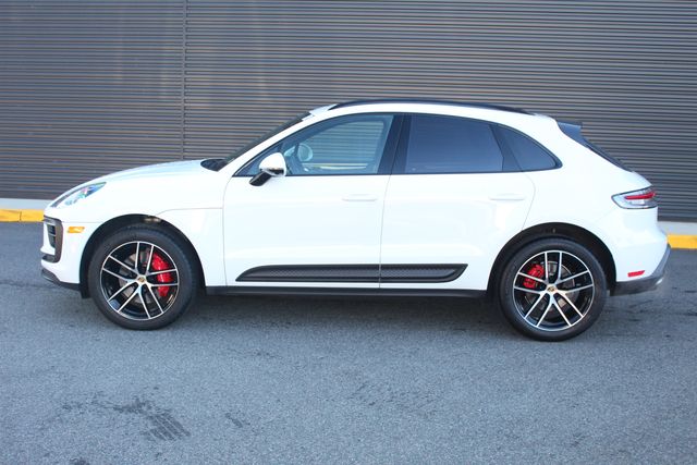 2023 Porsche Macan S photo 2