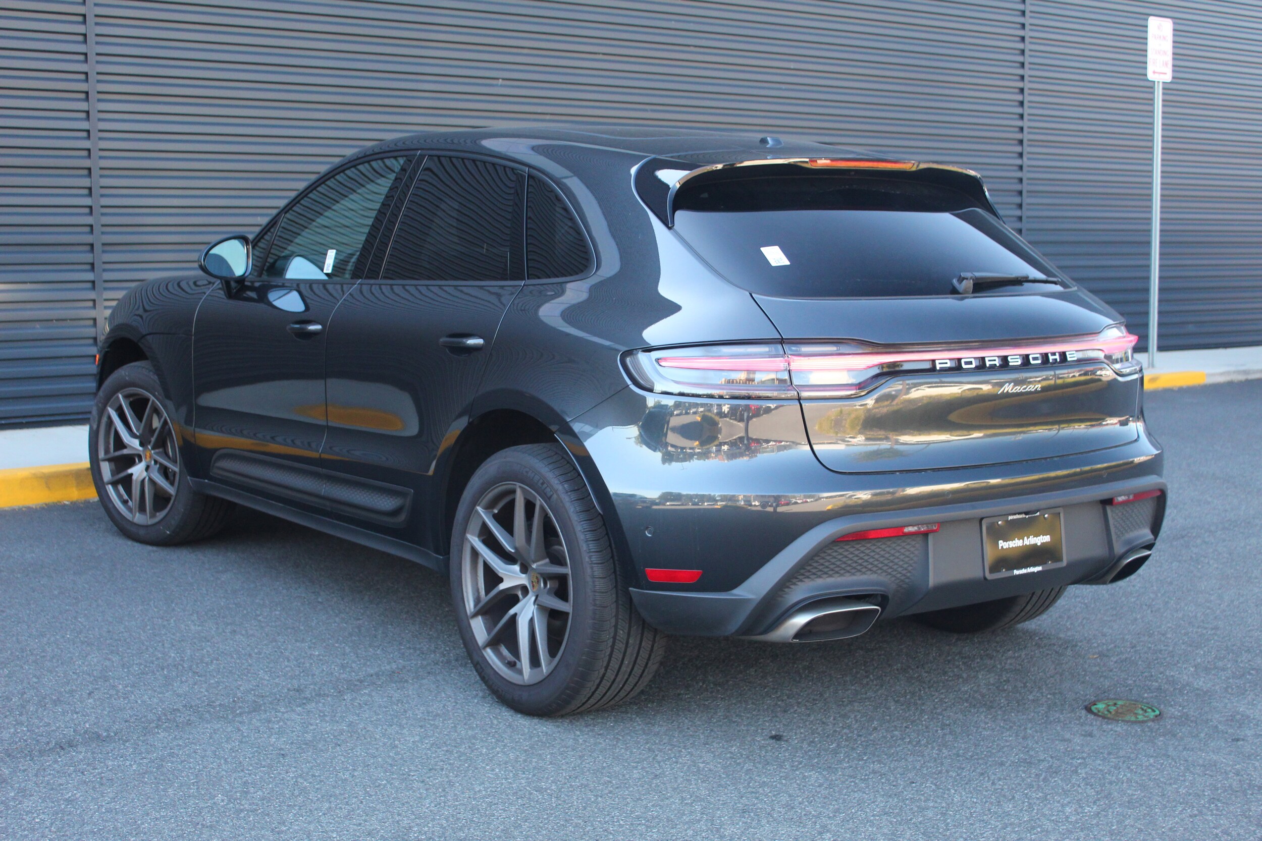 2022 Porsche Macan photo 3