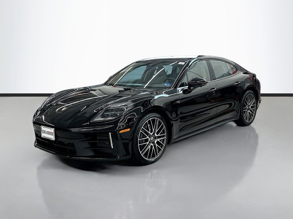 2026 Porsche Panamera 4's photo