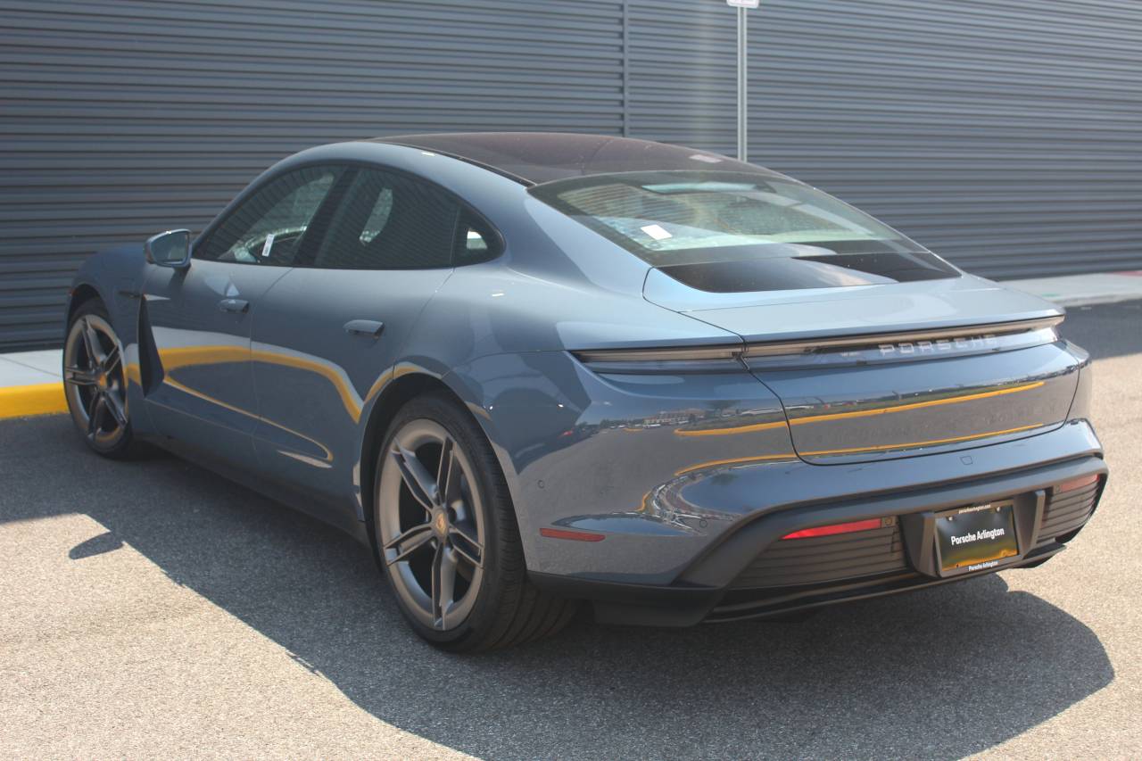 2025 Porsche Taycan 4 photo 3