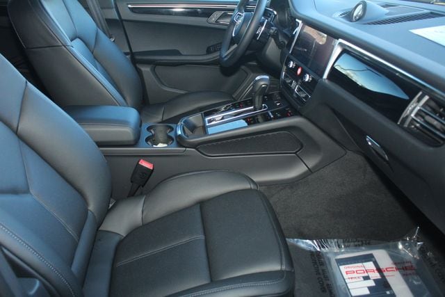 2026 Porsche Macan S - Photo 25