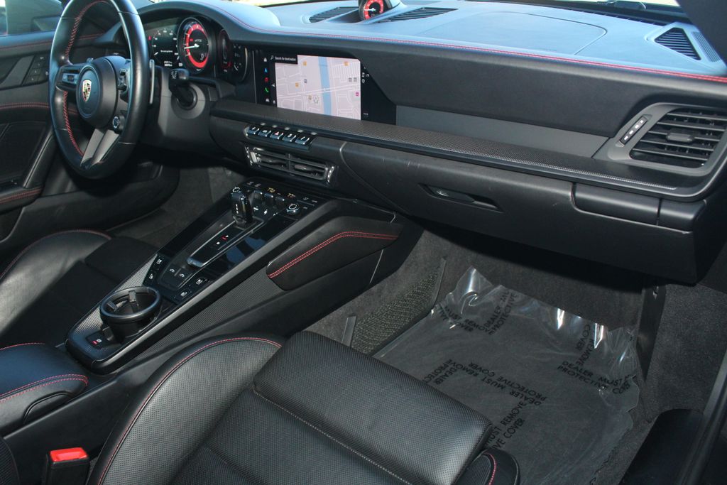 2024 Porsche 911 GTS - Photo 24