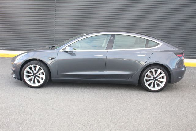 2019 Tesla Model 3 Standard Range Plus photo 2