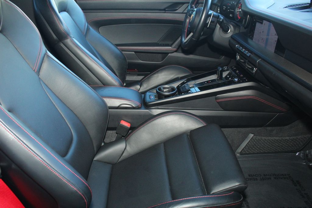 2024 Porsche 911 GTS - Photo 23