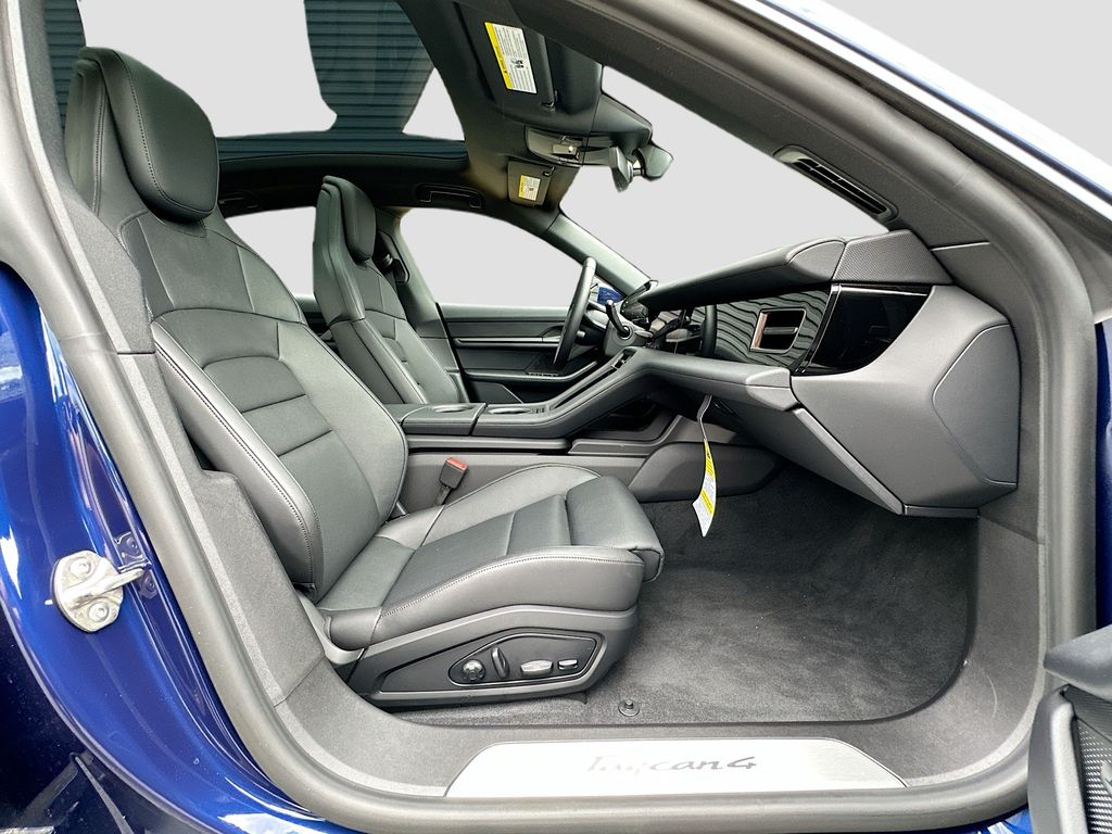 2026 Porsche Taycan Base - Photo 30